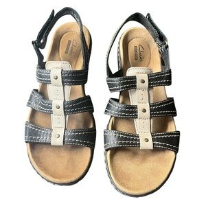 Clarks Women’s Black and Tan Sandals